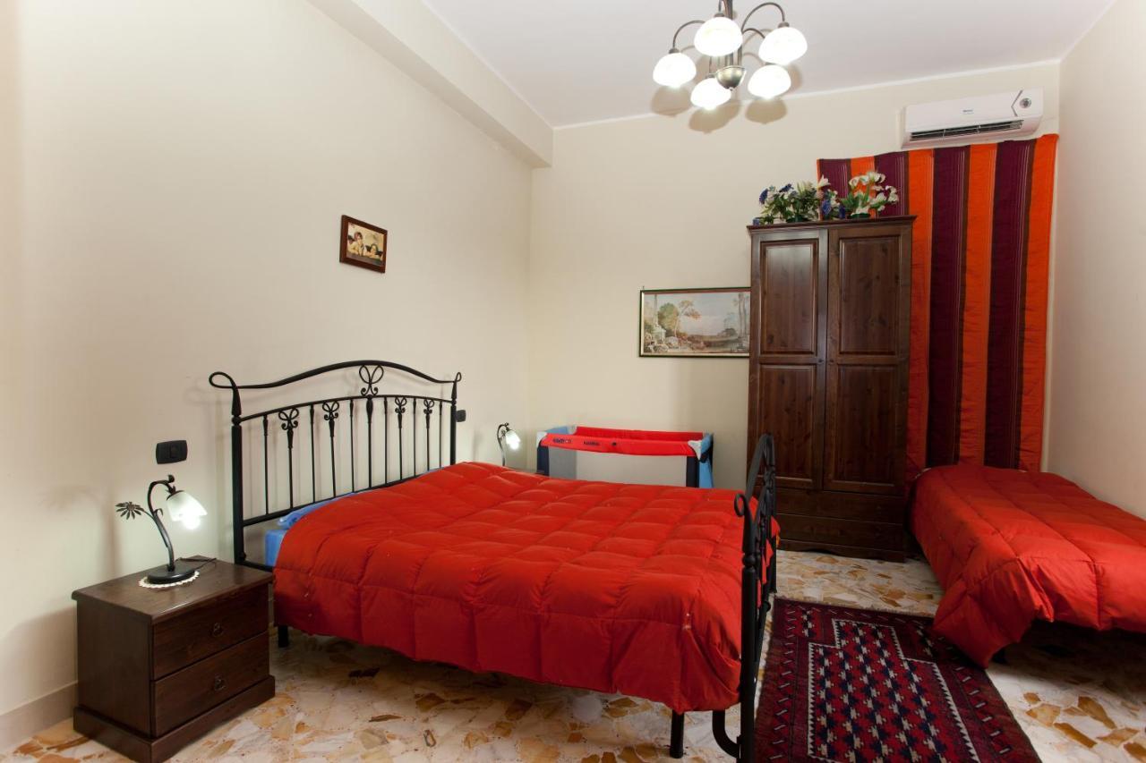Le Grotte Bed and Breakfast Riposto Δωμάτιο φωτογραφία